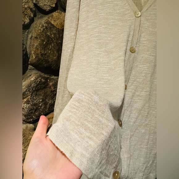 Eileen Fisher Linen & Silk Cardigan Button Down Oatmeal. Size S. - Picture 8 of 9